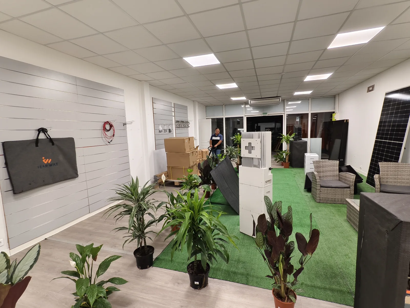 Espace de presentation IEARWAT a Nimes