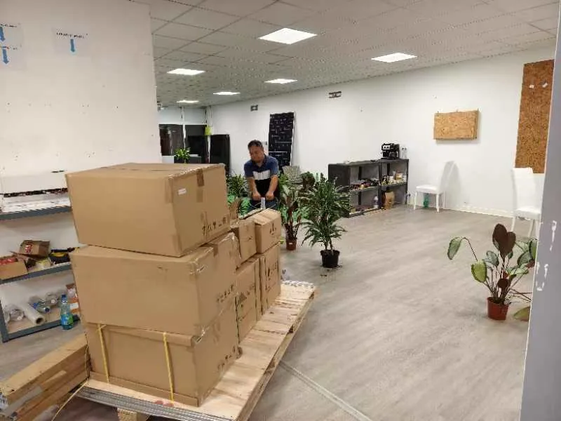 Preparation de colis et de materiel photovoltaique