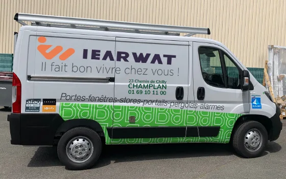 Vehicule aux couleurs IEARWAT